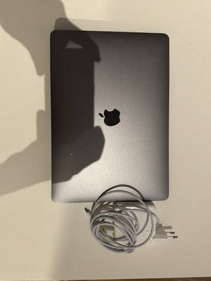 MacBook Pro 13 Zoll (2017) | i7 3,5 GHz | 16 GB RAM | 512 GB SSD | Touch Bar