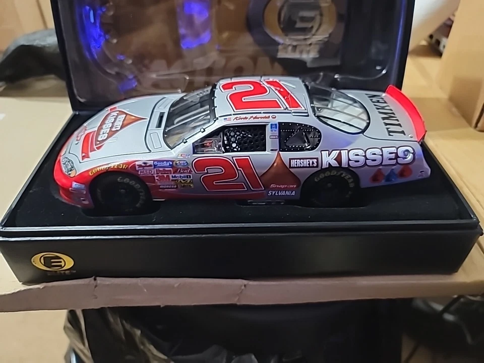 Kevin Harvick #21 Edición Especial Hersheys Kisses 2004 1/24 NascarDiecast 402342 Foto 2 de 4