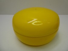 VINTAGE ROUND YELLOW GLASS LIDDED DRESSING TABLE DISH TRINKET BOX