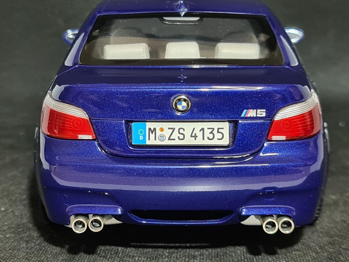 BMW 545i E60 blueミニカー 京商 ディーラー別注 1/18 BMW M5 E60 Kyosho Dealer 1/18 (No Autoart Minichamps Norev