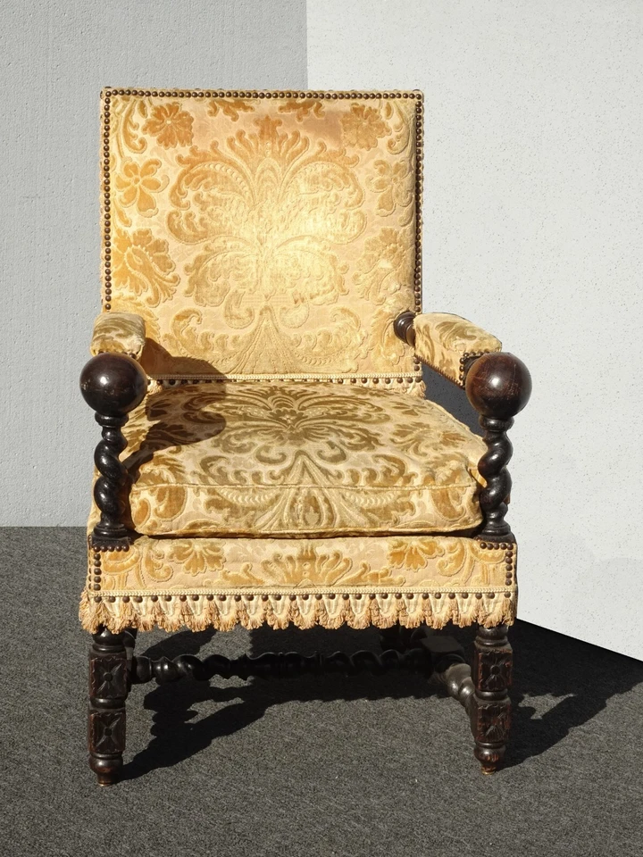 Antiguo cojín de plumón y reposamanos de bola para silla de oro ornamentado renacentista Luis XIV Foto 2 de 4