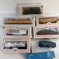 Lot HO Train For Parts Untested Damaged