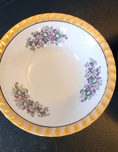 VintageYamatsu from Japan Lusterware 2 piece 7" bowls with Gold Luster Trim - Picture 5 of 6