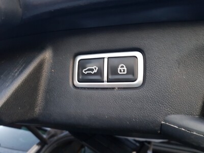 KIA SORENTO MK4 2020-2023 TAILGATE BOOT TRUNK LID CLOSE BUTTON LOCK BUTTON
