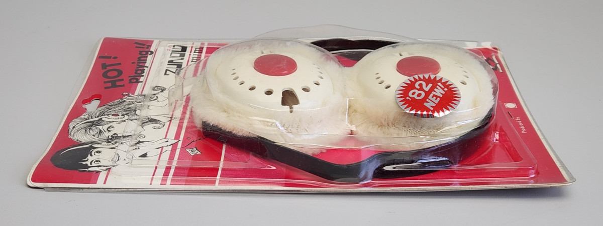 Vintage 1982 Monkey Punch Zunow Mimi Earmuffs Fuzzy White w/ Red Dot Japan, NEW View 6