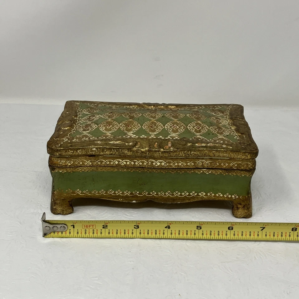 Vintage Florentine Style Footed Trinket Box Ornate Gilt Gold Tone Painted Wood - Image 2 of 4