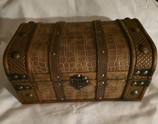 Home Inspirations Trunk - Decorative