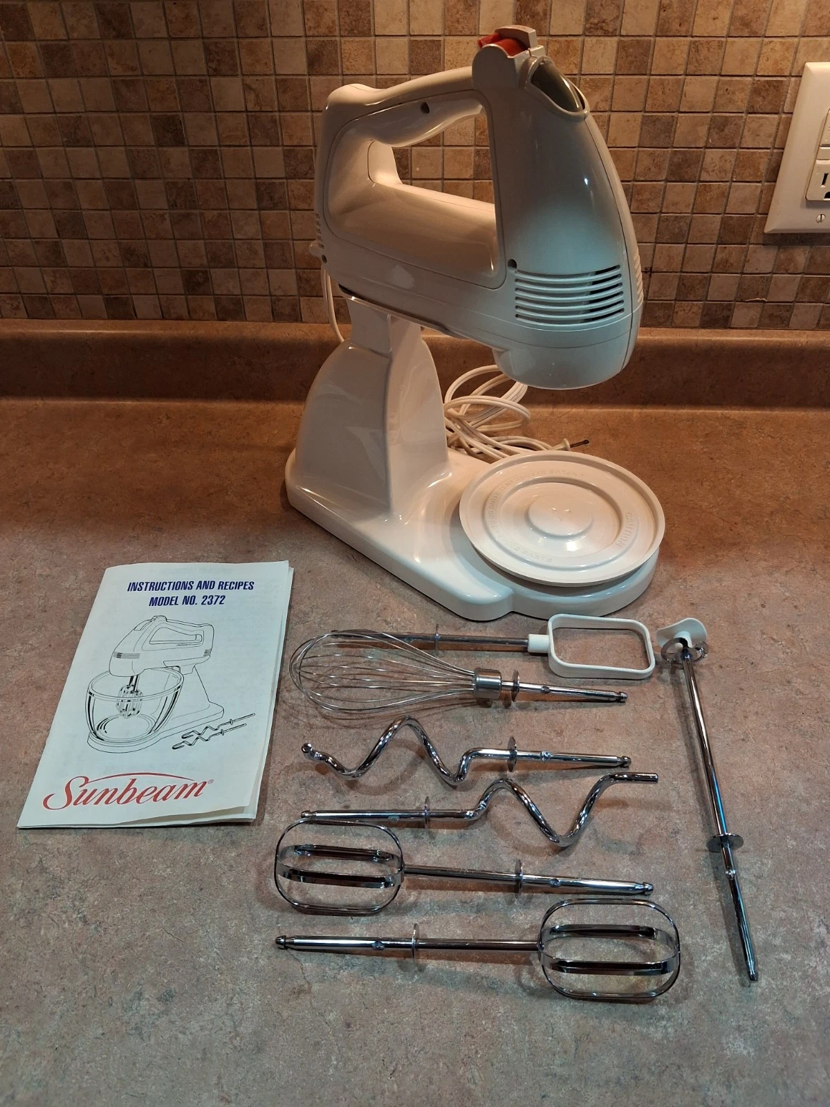 Sunbeam Mixmaster Hand / Stand Mixer 6 Speed Model 2372 , *No Bowl