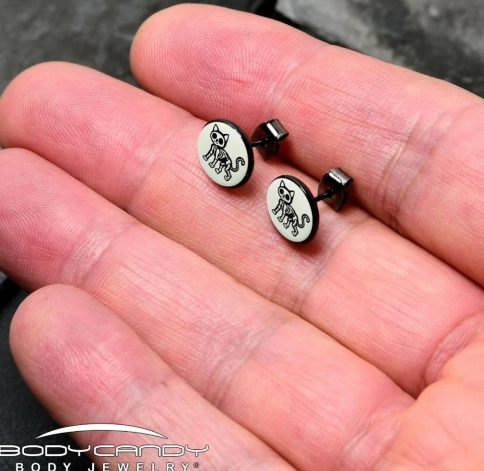 Aretes Esqueleto Gatito Gato Negro Brilla en la Oscuridad de Onyx O. Foto 2 de 4