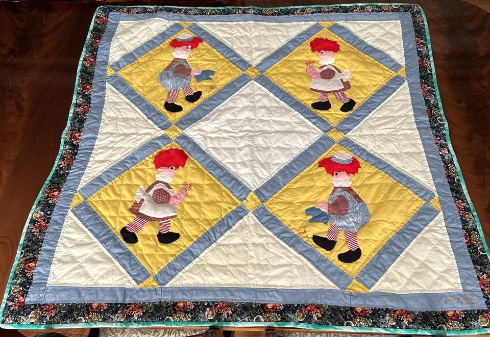 Handmade Hand Sewn Raggedy Ann and Andy Baby Crib Quilt 46x46 Made In 2004 - Image 3 of 4