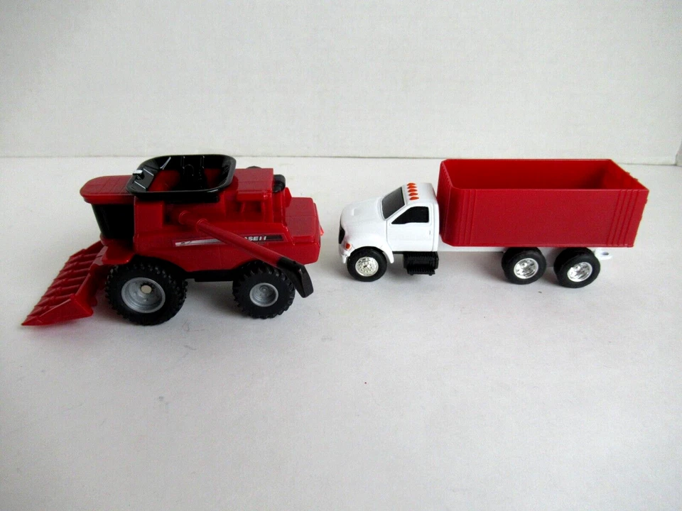 Ertl TOMY Case IH Plastic Combine Red 1:64 Scale and Harvesting Truck Die Cast - Image 2 of 4