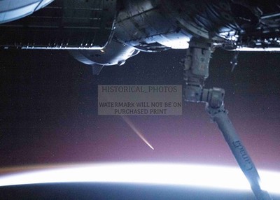 COMET C/2023 A3 ABOVE EARTH'S ATMOSPHERE 2024 5X7 PHOTO