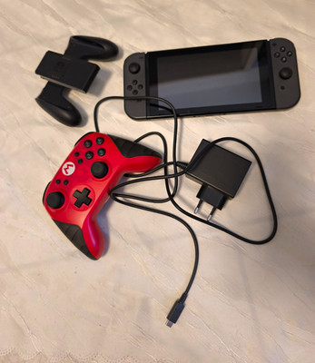 Nintendo Switch 32 GB Konsole Grau mit Joy-Con, MIT STATION!  Zubehörpaket