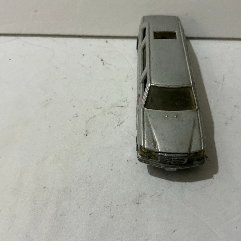 Coche de metal fundido a presión Road Champ Airport limusina escala 1:43 USADO SIN CAJA Foto 3 de 4