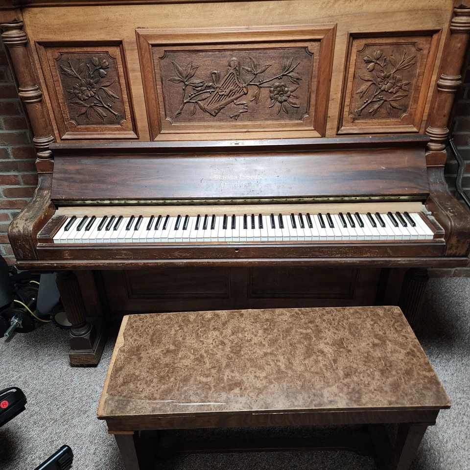 Antiguo piano vertical de 1890 Blasius & Sons paneles tallados solo para recoger Foto 3 de 4