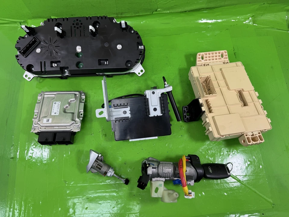 KIA CEED ECU KIT SPEEDOMETER BCM MODULES KEY 1.4 PETROL MANUAL MK2 2015-2018 - Image 3 of 4