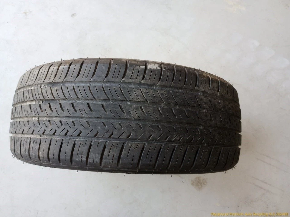 Single Advanta HP2-02 Tire 215/45R17 Thread Depth 9/32 Date Code 5223 - Image 3 of 4