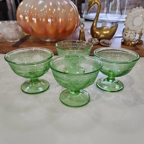 Set of 4 Federal Green Depression Glass Georgia Lovebirds Sherbet Cup Uranium