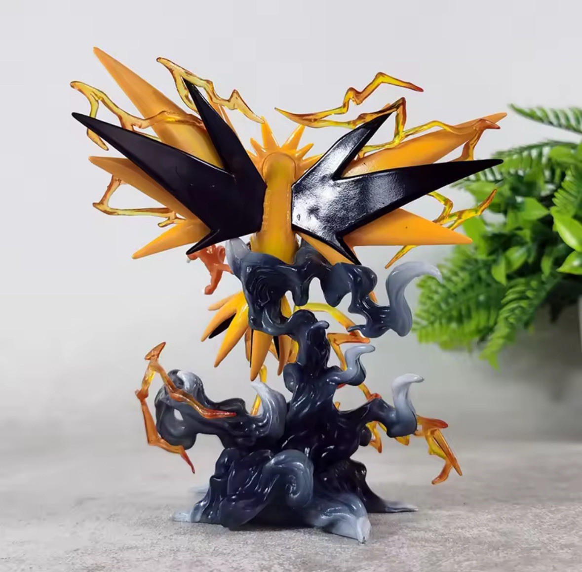Pokemon Zapdos Action Figure Nintendo Jazwares Deluxe Legendary
