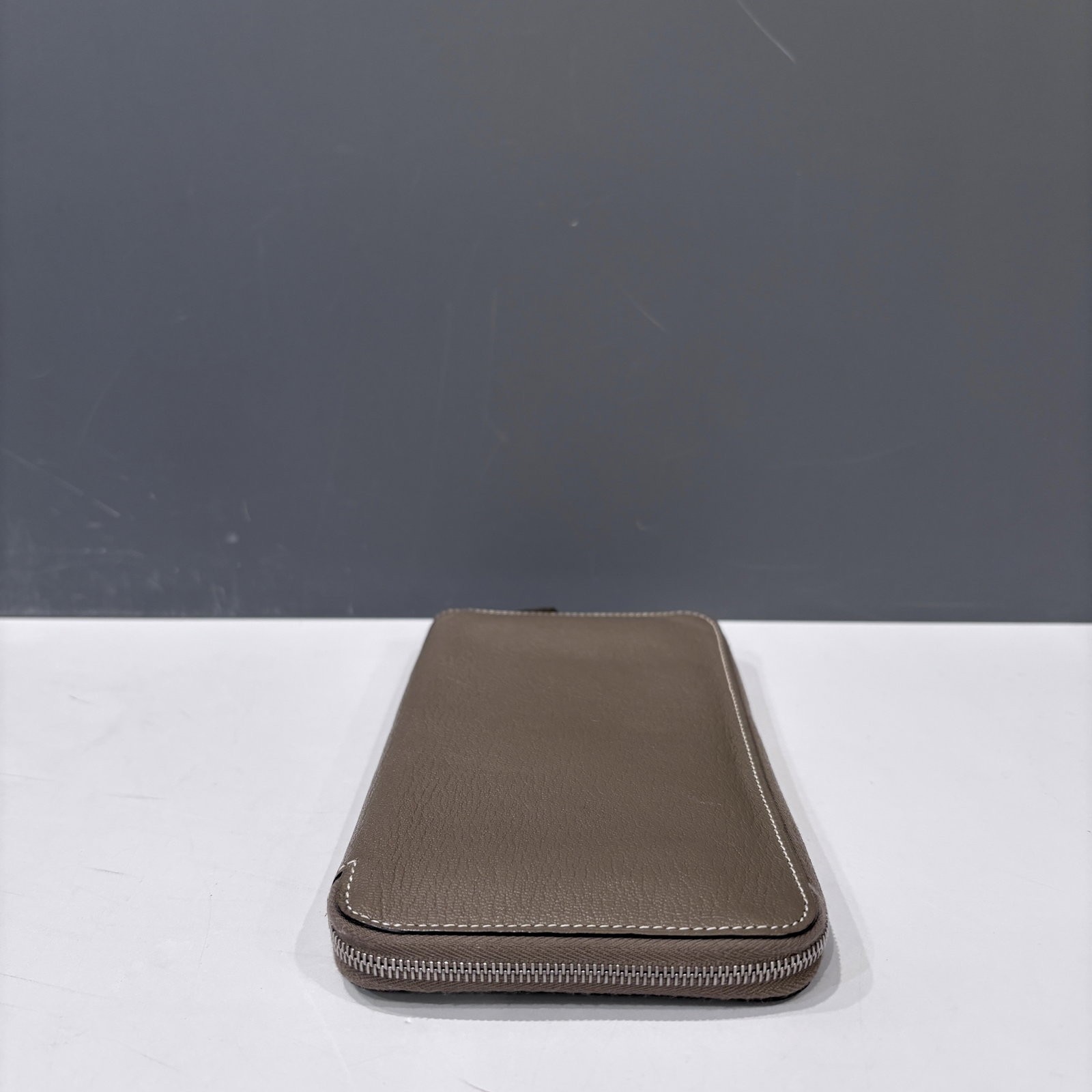 Hermes Silk'in Wallet 18 Etoupe Chevre Mysore (xx041026a3) — image 5