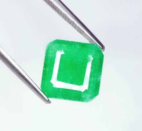 Fluorite (fluorine) Naturelle 4.60 Carats - Changement De Couleur - Non Traitée - Taille Très Bonne