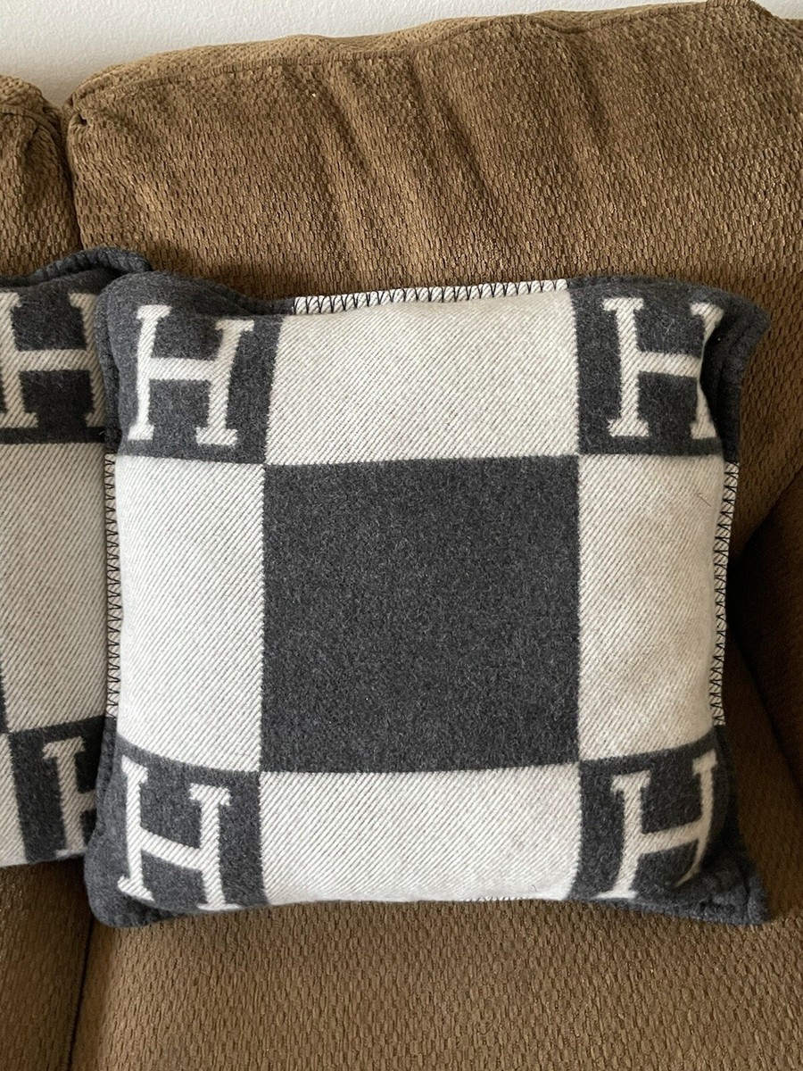 AN ÉCRU & GRIS CLAIR WOOL & CASHMERE AVALON III PILLOW AND AN ÉCRU AND