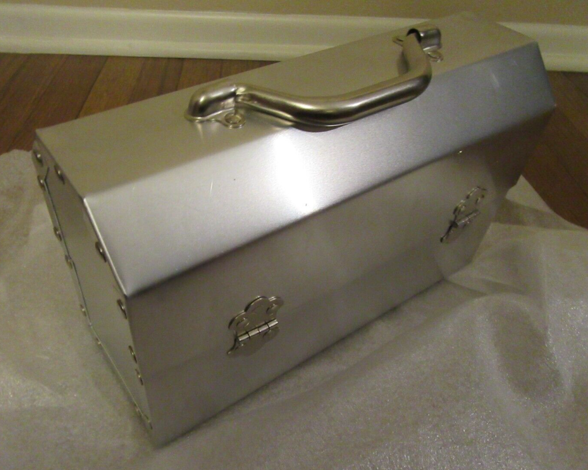 シュプリーム　L.May MFG Inc. Miner S Lunchbox Supreme L. May MFG Inc. Miner's Lunchbox (FW24) - $148