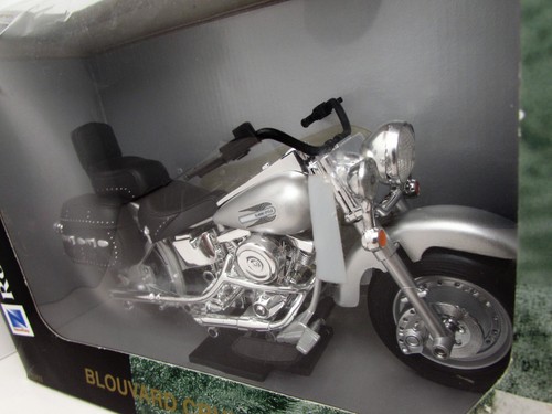 Nuevo Ray RoadRider Collection Plata Clásico Ciclo Boulevard Cruisers 53433 1:12 - Imagen 9 de 10