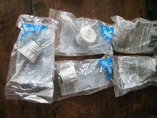 5 -LEVITON WHITE SOCKET TO OUTLET ADAPTER 125 15 Amp, 660 Watt, 125 Volt, 2-pole