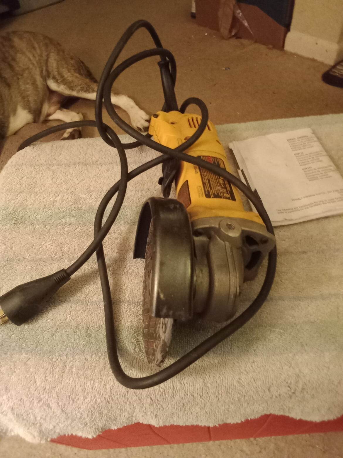 DeWalt D28402 4-1/2&rdquo; Corded Angle Grinder Works great