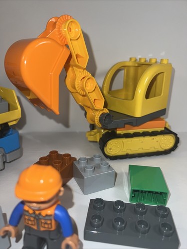 Lego Duplo Town Truck & Tracked Excavator Dump – 10812 (26 Pieces) *Complete* - Picture 6 of 24