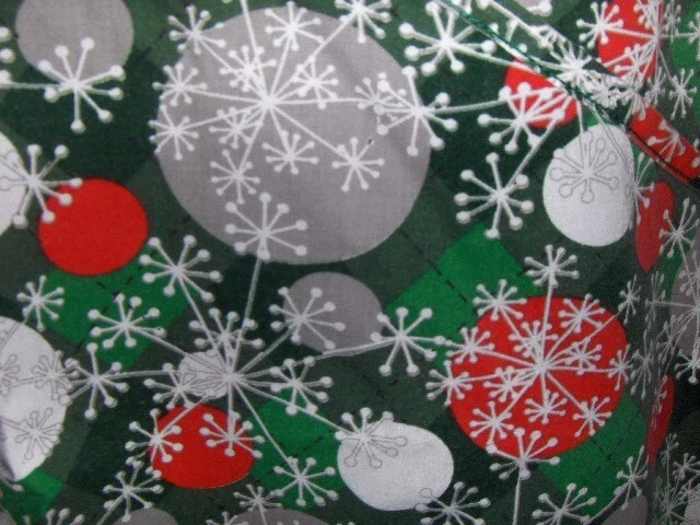 Cassandra O - snow flakes scrub top - Large - Image 2 of 3