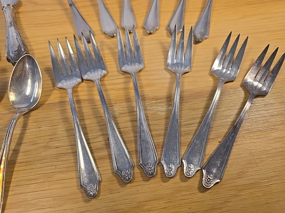 Juego de 30 cubiertos georgianos vintage de plata comunitaria Foto 3 de 4