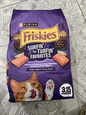Friskies Dry Cat Food – Salmon & Filet Mignon Flavor – 100% Complete Nutrition
