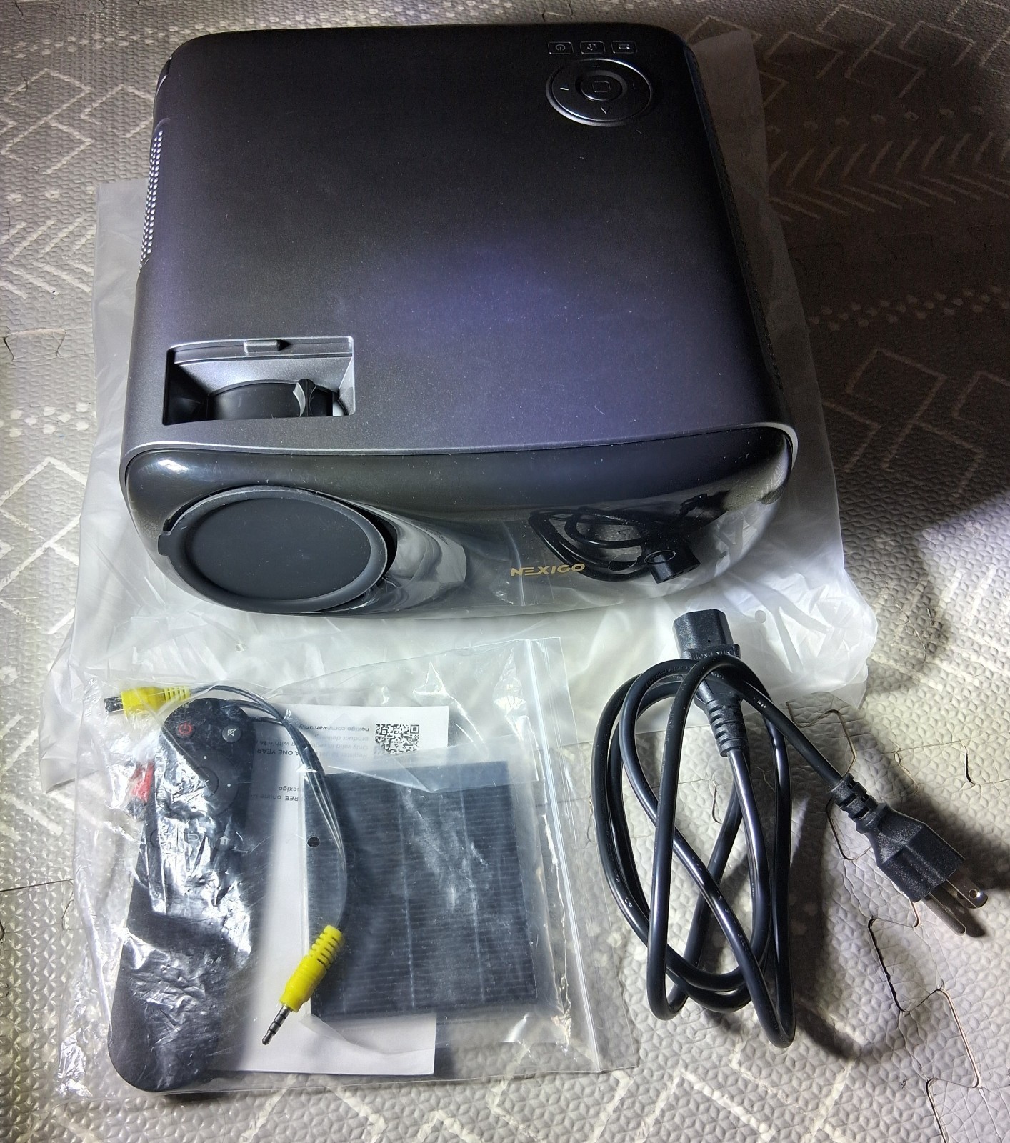 NexiGo PJ40 1080P LCD Projector - 4K Support | Home Theater Movie & Gaming 