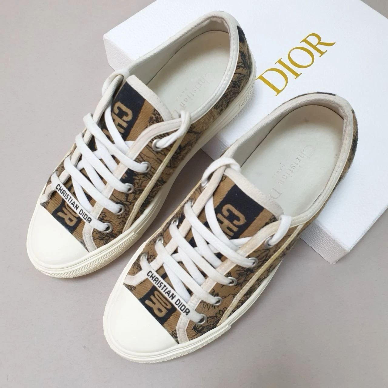 Baskets basses obliques logo Dior taille 37