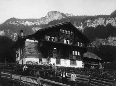 The oldest house of Luzern built in 1697 1910 OLD PHOTO