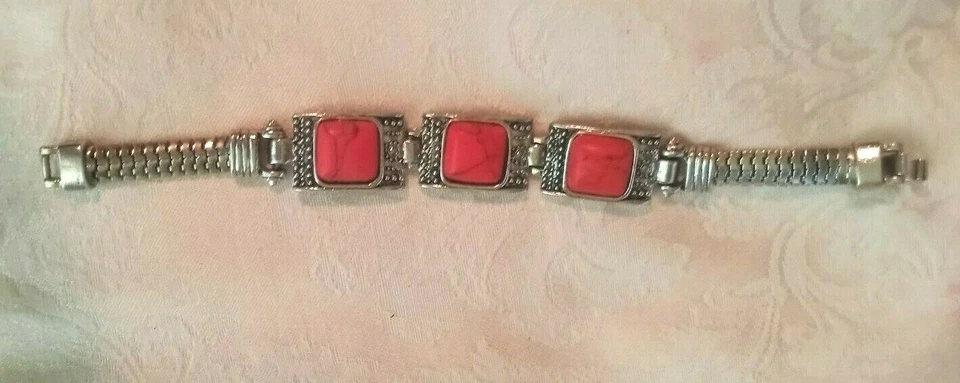 Pulsera de moda inspirada vintage con aspecto de diseñador rojo turquesa plateado 7,25 pulgadas Foto 2 de 4