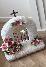 Gates Of Heaven, Silk Artificial Funeral Flowers Wreath/Memorial/Grave/Tribute