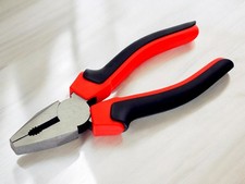 Image of 6" Combination Pliers Voche 150mm Heavy Duty Non Slip Soft Grip Handle Engineers