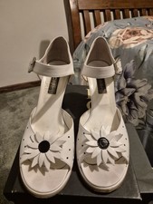 White Gloria Flower Bar Shoe Hobbs size 39.5