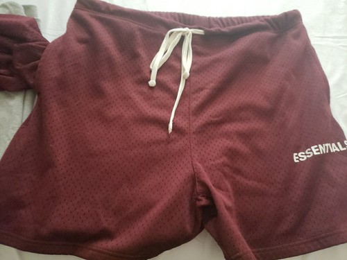 Essentials F.O.G Mens Shorts Size L Burgundy