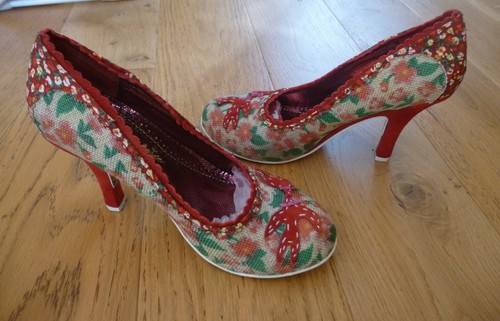 Irregular Choice Tacones Florales Rojos Golondrina EUR Talla 38 Reino Unido Talla 5 En Caja inc Reino Unido P+P - Imagen 3 de 14