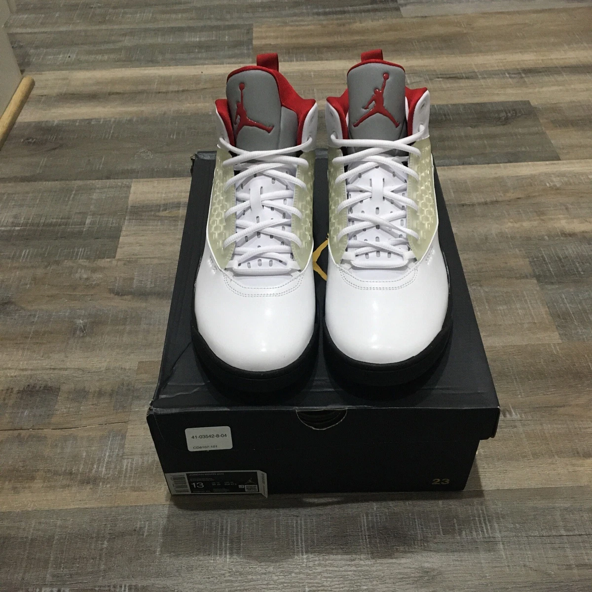 Jordan Maxin 200 Fire Red size 7 youth Shoes are in excellent condition Amazon.com | Jordan Maxin 200 Basketball Casual Shoes Mens  main image 2