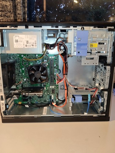 PC - Dell Optiplex 390 - Intel I3 2(4)x3,30 GHz - 8 Go RAM - AMD Radeon HD5450 - Photo 5/8