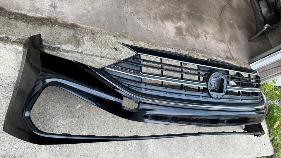 !!️ SIN ENVÍO PARACHOQUES DELANTERO VOLKSWAGEN JETTA NEGRO ORIGINAL 2022 2023 2024 2025 Foto 3 de 3