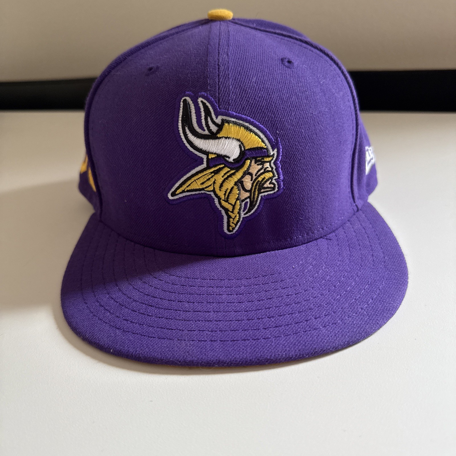 New Era 59Fifty Minnesota Vikings Logo NFL Purple Men's Fitted Hat 7 1/2