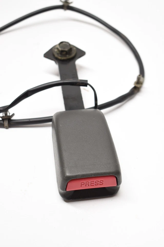 2005-2010 NISSAN FRONTIER XTERRA FRONT LEFT DRIVER SEAT BELT BUCKLE GRAY  H4M13 — 第 2/4 张图片