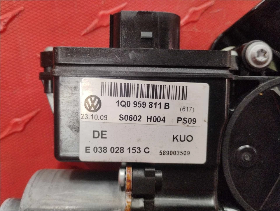 07-16 Volkswagen EOS Convertible LH Driver Cuarto Trasero Cristal Ventana Regulador Foto 4 de 4