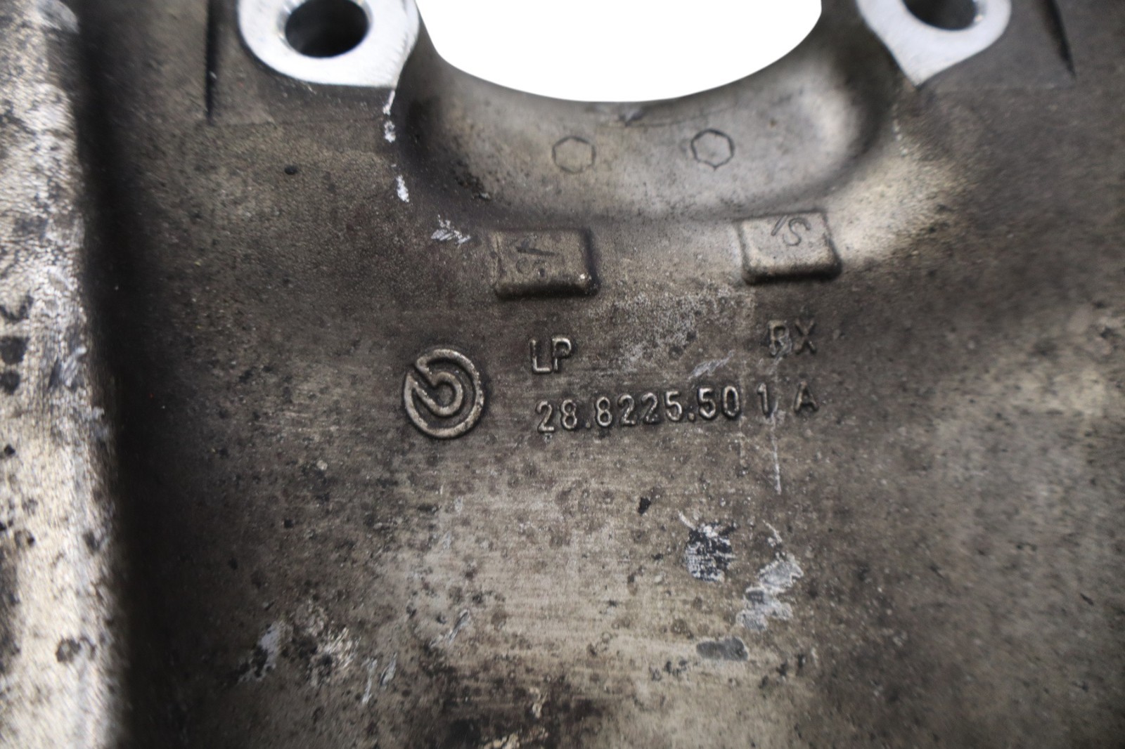 03-13 Maserati Quattroporte Front Left Driver Side Spindle Knuckle Hub Oem